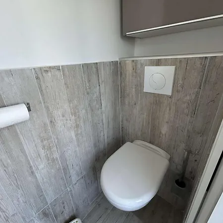 Apartment Climatise 2 Pieces Avec Parking Pres De La - Fr-1-250-309 Le Grau-du-Roi