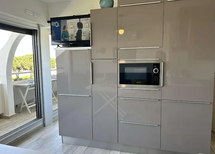 Διαμέρισμα Climatise 2 Pieces Avec Parking Pres De La - Fr-1-250-309 *